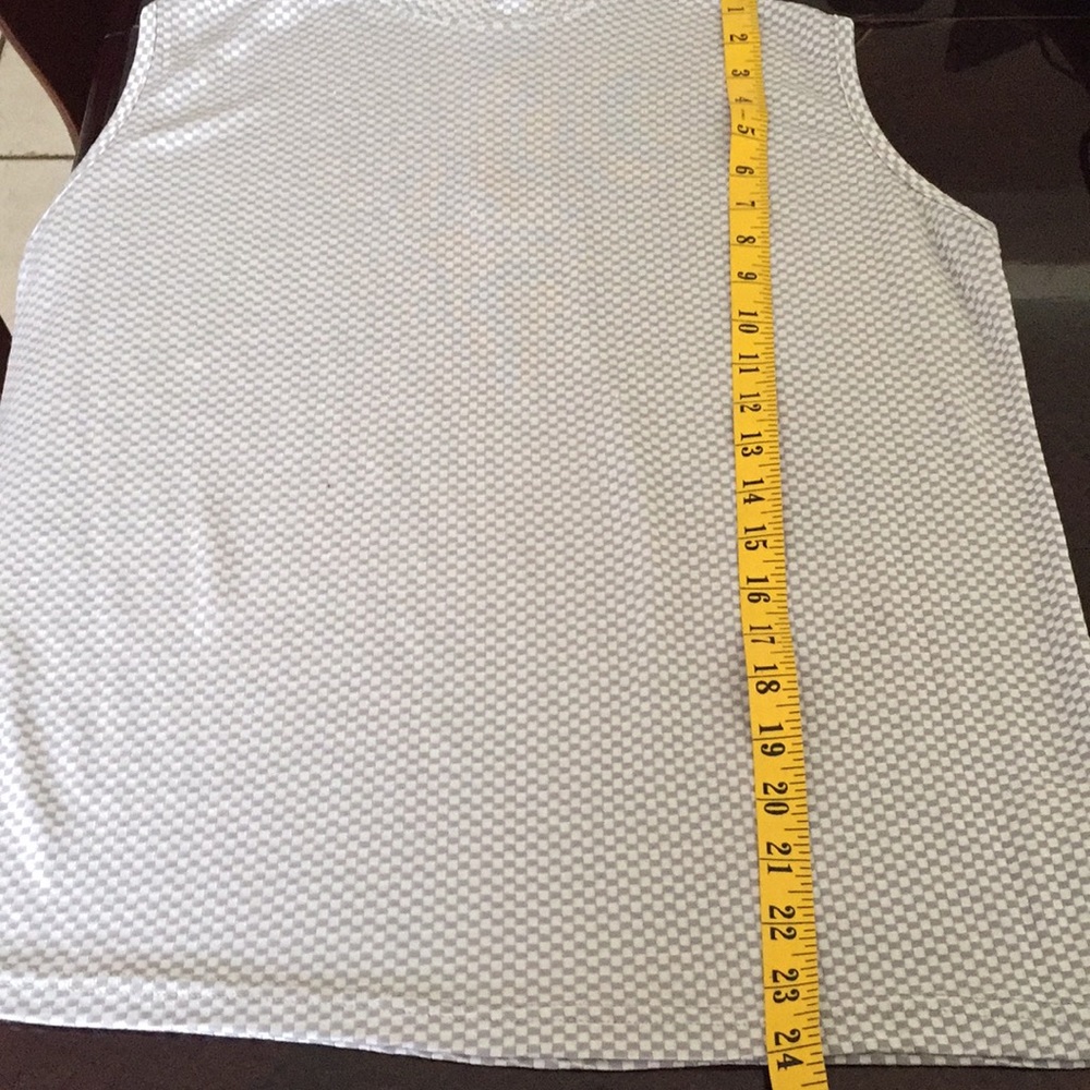 Sinheung Sleeveless Small Checkerboard Pattern Turtleneck Top - Picture 9 of 13